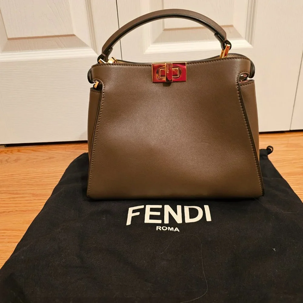 Authentic FENDI Peekaboo Essentially - like new - Picture 8 of 10